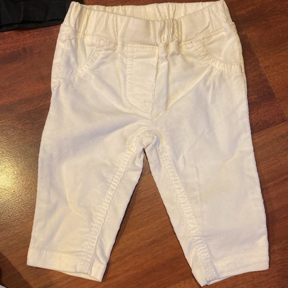 Newborn BUNDLE includes Carters Top NWT, 2 mittens, booties, and dress - Picture 5 of 6